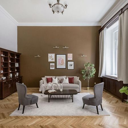 Luxe, Historic Home Near Downtown Landmarks 19Th Century ブダペスト エクステリア 写真