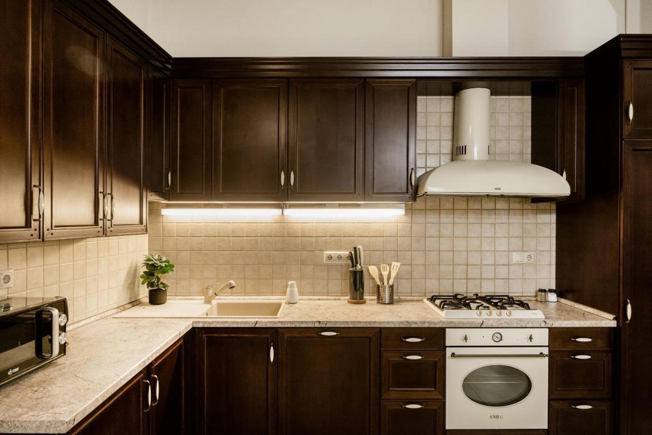 Luxe, Historic Home Near Downtown Landmarks 19Th Century ブダペスト エクステリア 写真