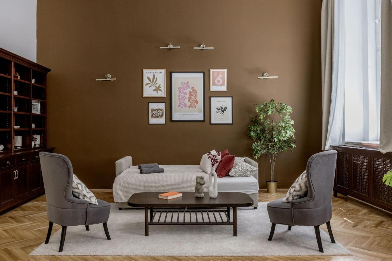 Luxe, Historic Home Near Downtown Landmarks 19Th Century ブダペスト エクステリア 写真