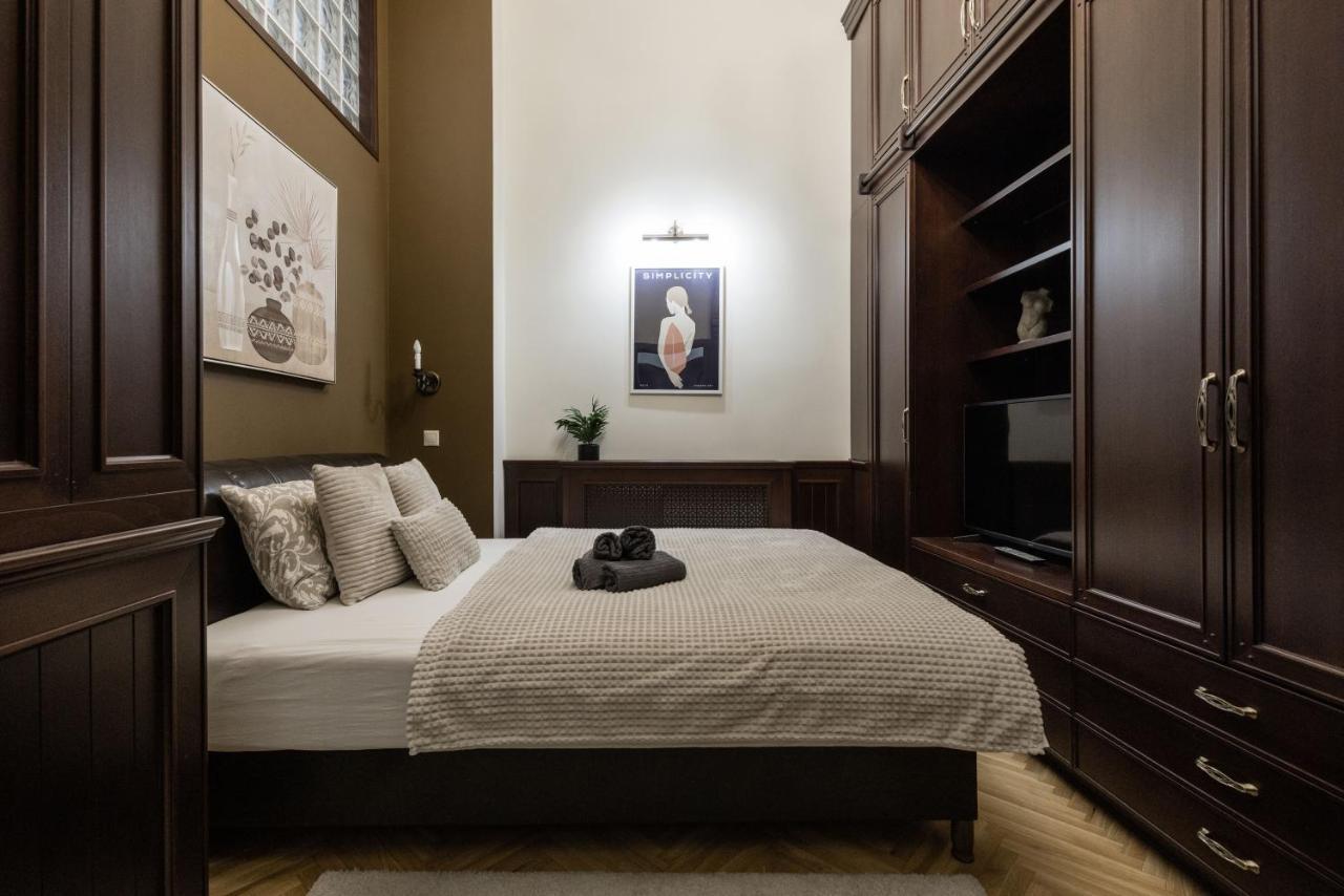 Luxe, Historic Home Near Downtown Landmarks 19Th Century ブダペスト エクステリア 写真